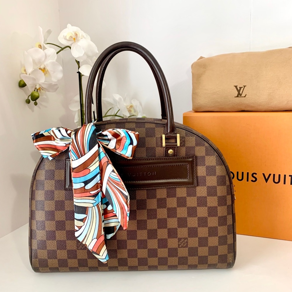 🍁❌❌❌SOLD❌❌Authentic Louis Vuitton Damier Nolita🍁